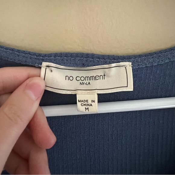 🔹NO COMMENT: Junior girl size M, blue long sleeve, scrunched top w/tie, v-neck. - Picture 2 of 7